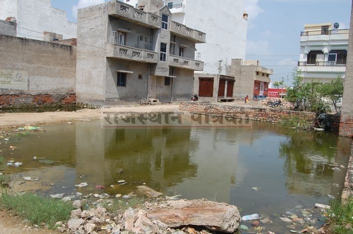 Can be spread by rain water in pali colonies