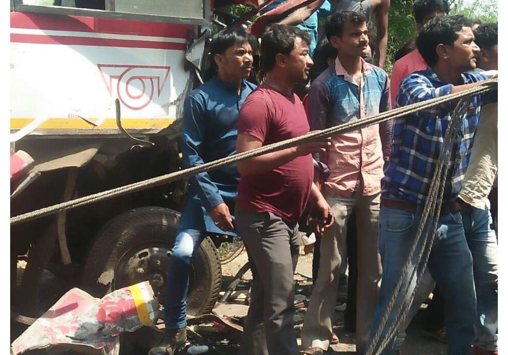 Road accident in sidhauli sitapur 