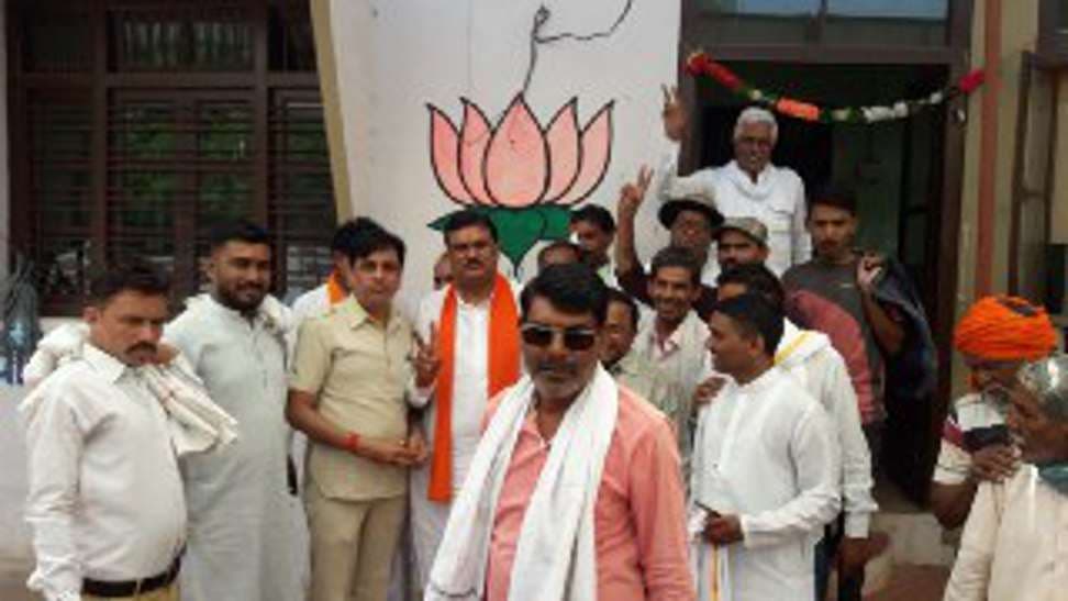 A festive atmosphere in the BJP members