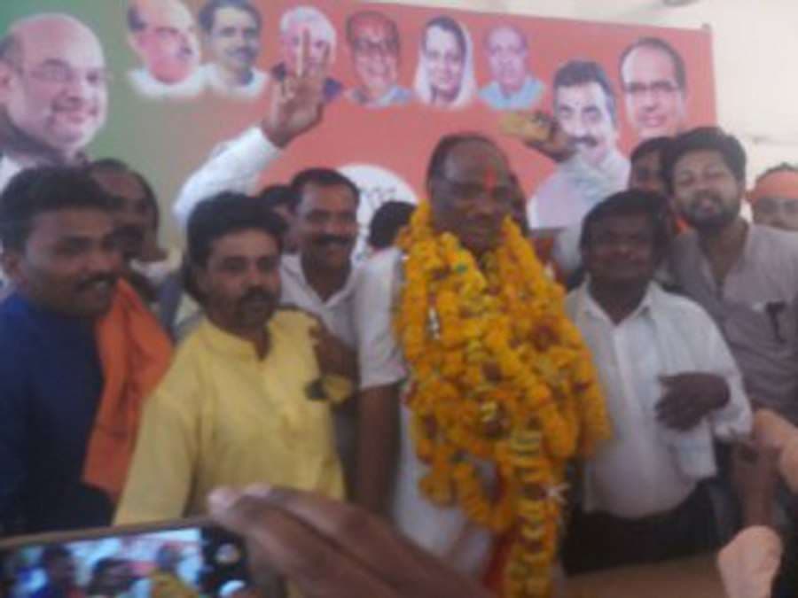 BJP candidate Durgadas Uike addressed the workers after the victory