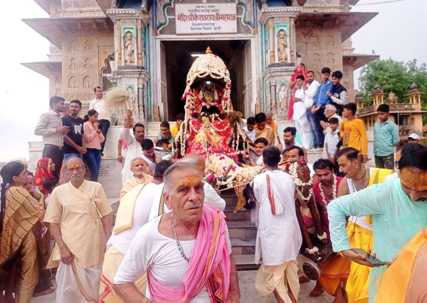 Bundi News, Bundi Rajasthan News,Rajasthan patrika news,drizzling rain,Chariot Festival,Keshav Temple,Chambal River,devotees