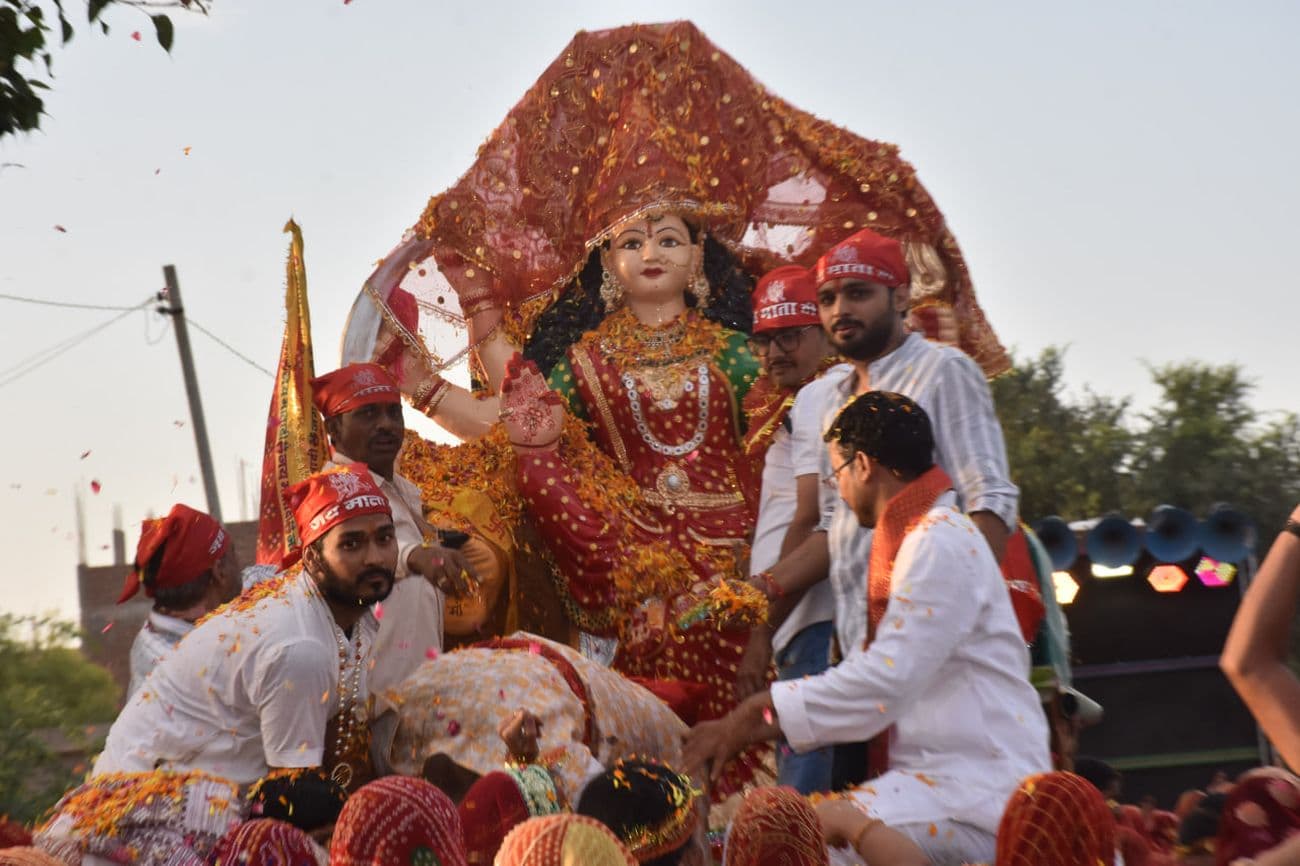 Immersion of the idol amidst cheers after nine days of worshiping the Mother Goddess