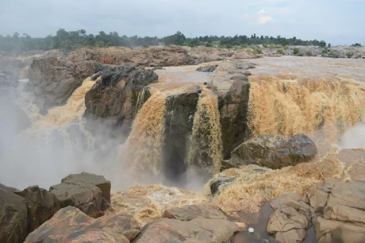 Rakasganda Waterfall