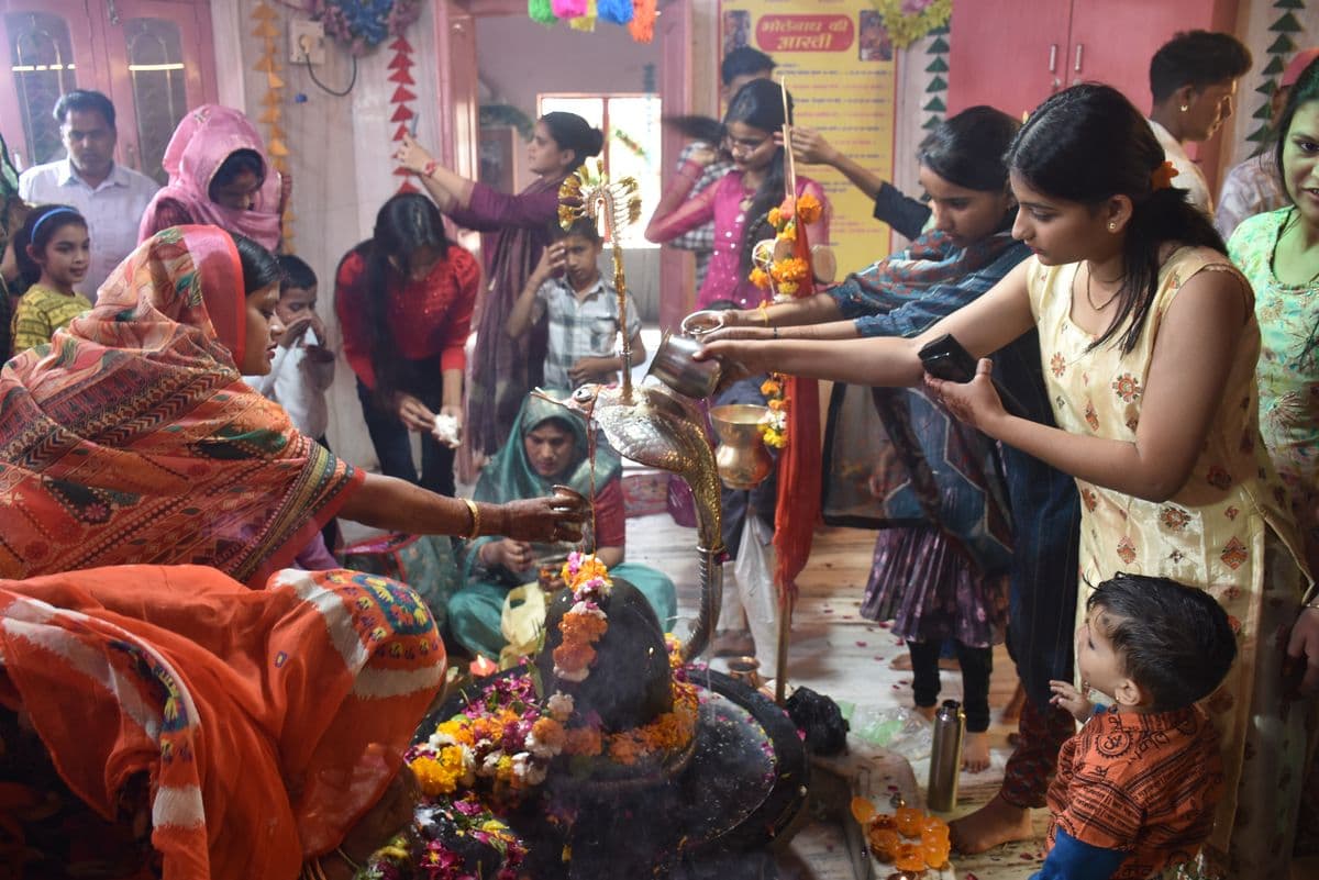 Fair of devotees in Shiva temples on Mahashivratri