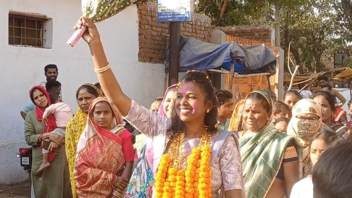 Dhamtari Nikay Chunav 2025: महिला पार्षद प्रत्याशी ने हार के बाद भी मनाया जश्न, निकाली आभार रैली, देखें Photo..