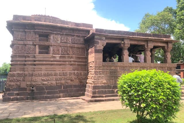 Shiv Mandir: देवबलौदा में स्थित 13वीं शताब्दी का प्राचीन शिव मंदिर, देखें तस्वीरें     