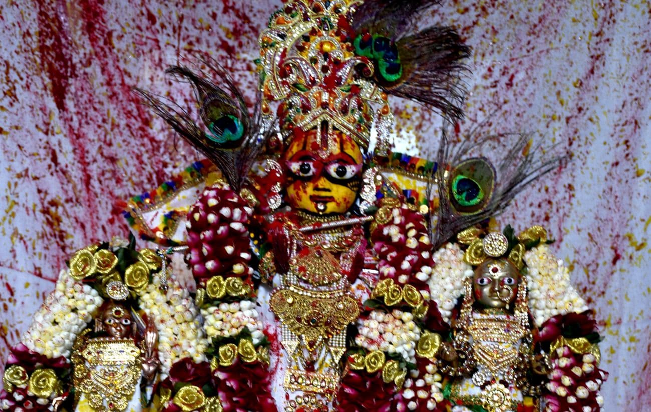 Nagarseth Banshiwala drenched in the pomp of Phagotsav, gulal, flowers, saffron and perfume