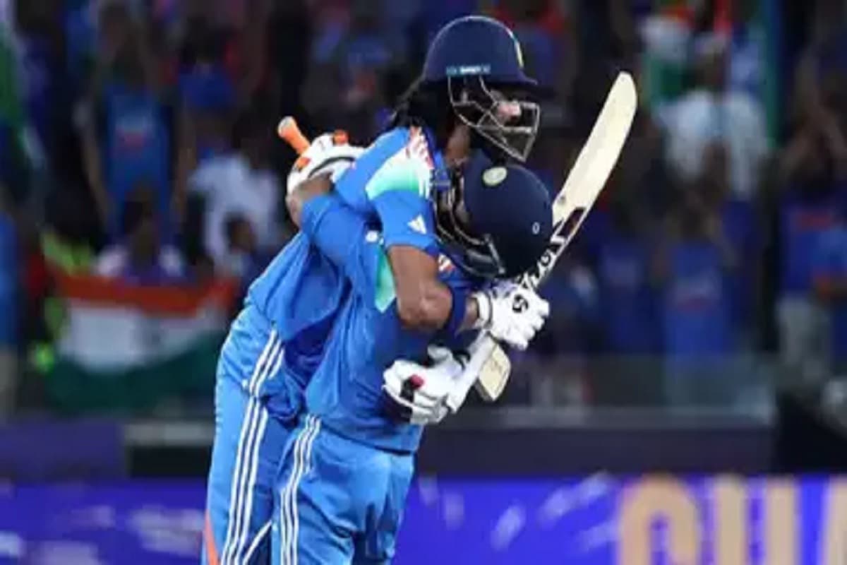 India Wins Champions Trophy: भारत की जीत का जोरदार जश्न, छत्तीसगढ़ के आसमान में दिखी रंग-बिरंगी आतिशबाजी
